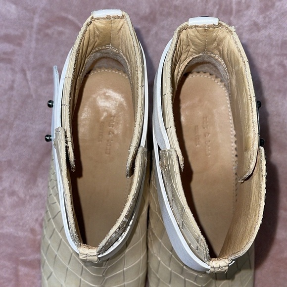 Rag & Bone Harrow Booties in Ivory Snakeskin Sz. 38.5 / 8.5US - Picture 14 of 16